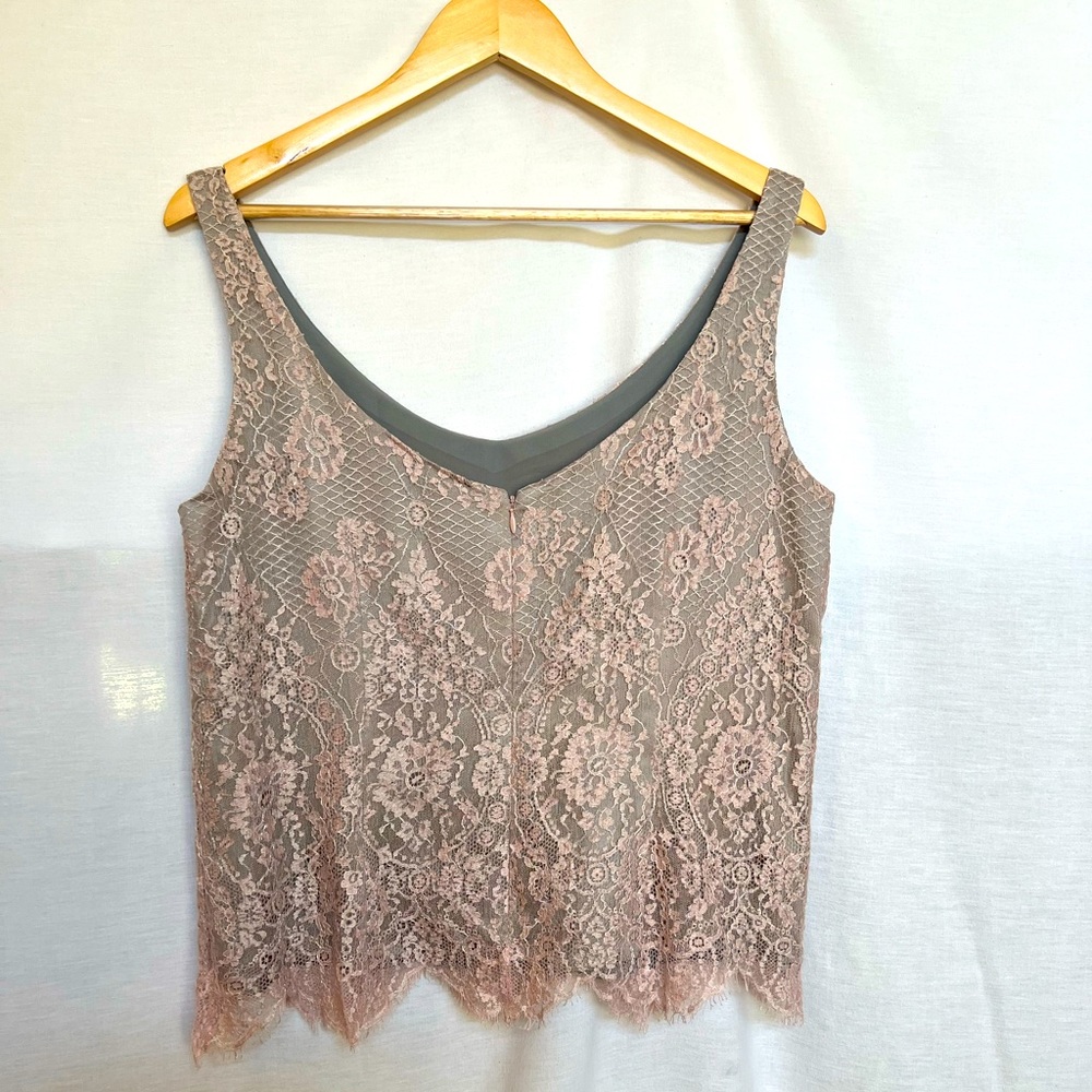 Dana Buchman Light Pink Lace Over Gray Tank Top. Size 12 - Picture 2 of 9